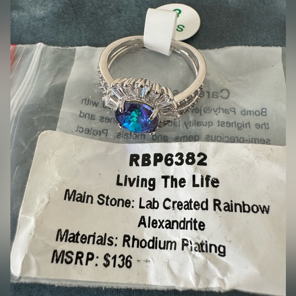 Bomb Party ring Living the Life - Picture 2 of 4